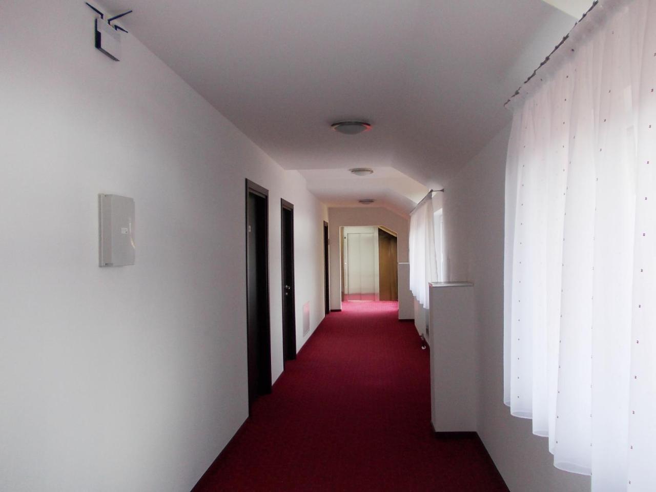 Hostel Cppi Vest Buşteni Dış mekan fotoğraf